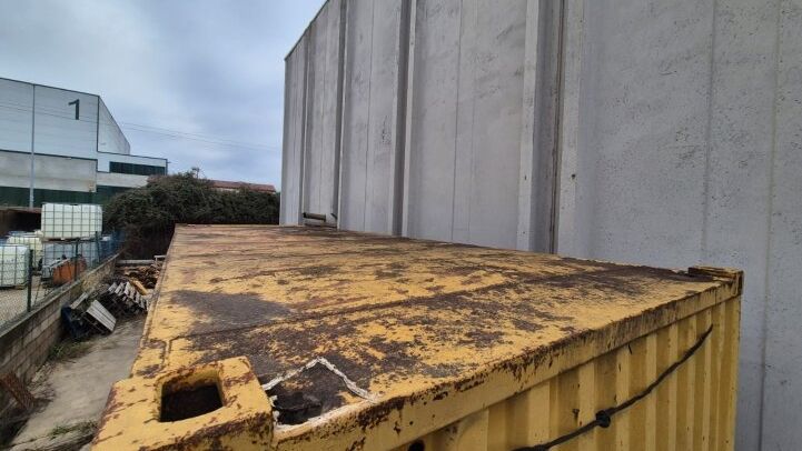 - SHIPPING CONTAINER